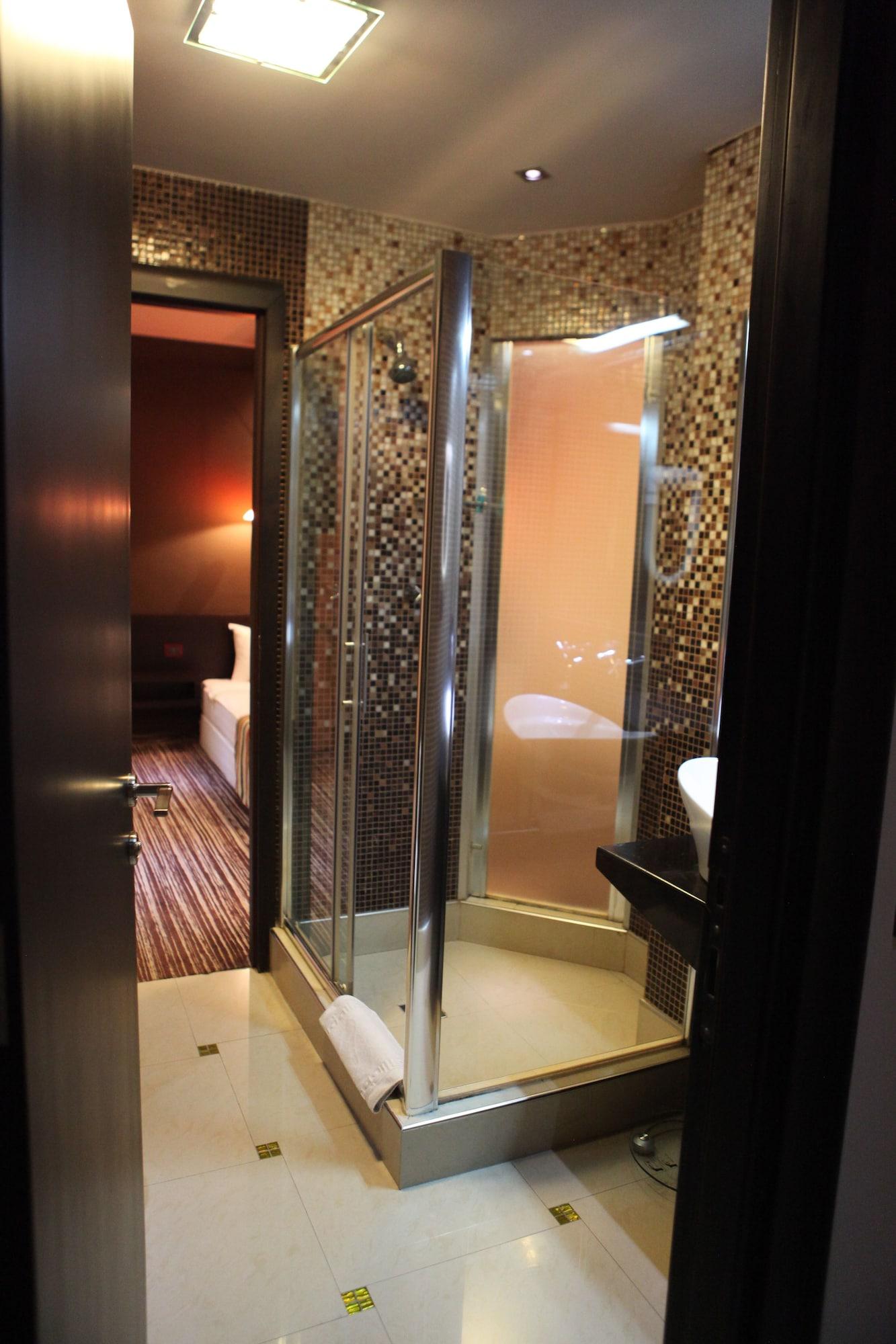 ดีไซน์ โฮเต็ล มิสเตอร์เพรสซิเดนท์ การ์นี Hotel เบลเกรด ภายนอก รูปภาพ